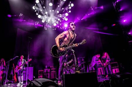 Lenny Kravitz Live: Just Let Go on SuperChannel