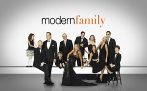 Emmy(R) Award-Winning and Acclaimed Comedy ‘MODERN FAMILY’ Picked Up For Its 11th and Final Season